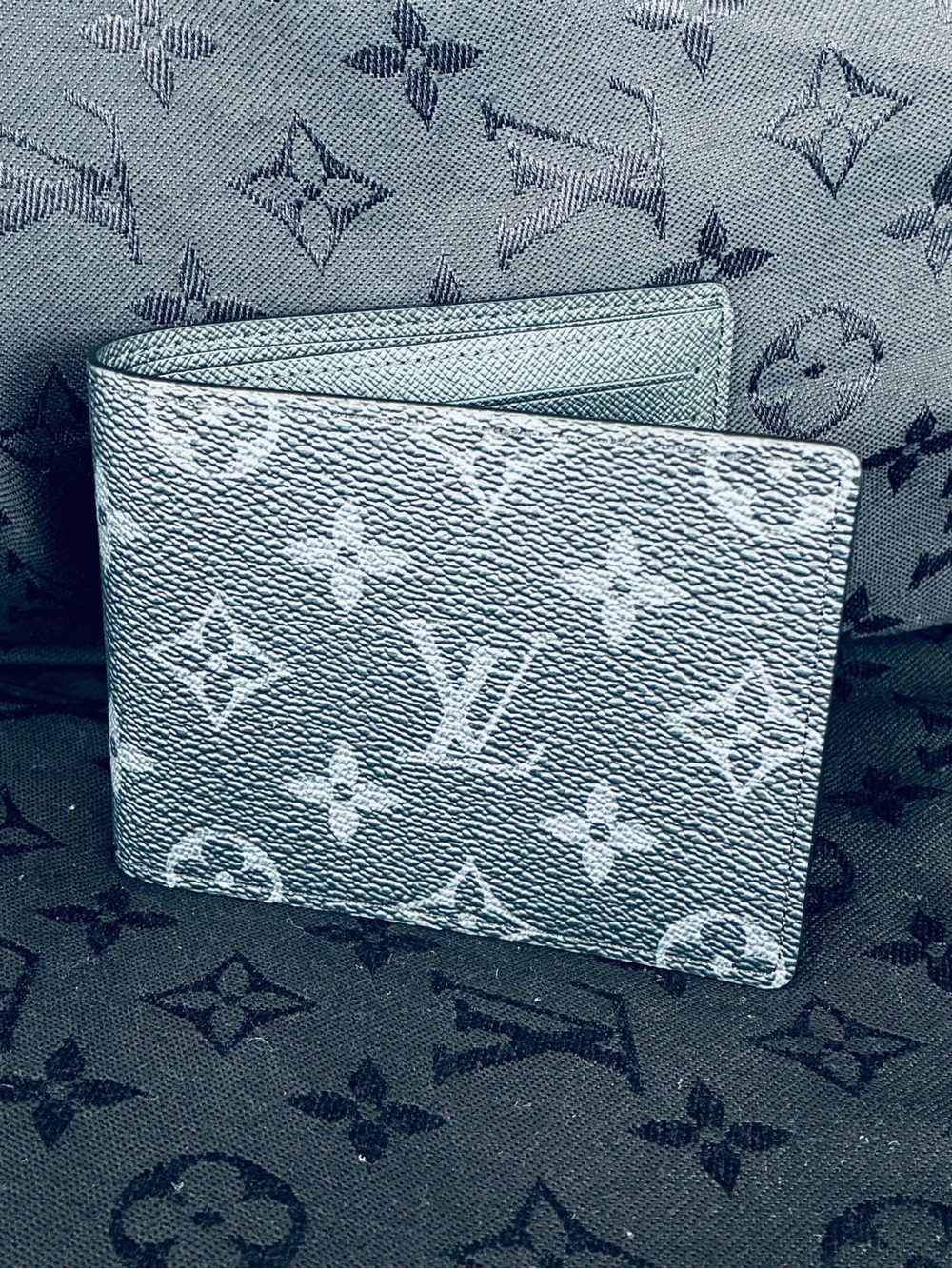 👔 Louis Vuitton Slender Eclipse NWOT w COA - Picture 6 of 17